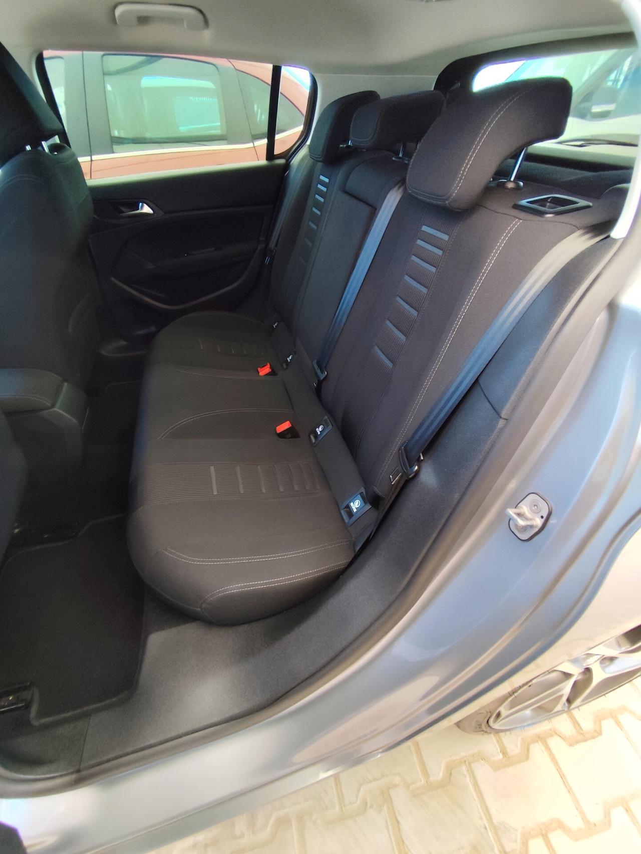Peugeot 308 1.6 e-HDi 115 CV Stop&Start Allure