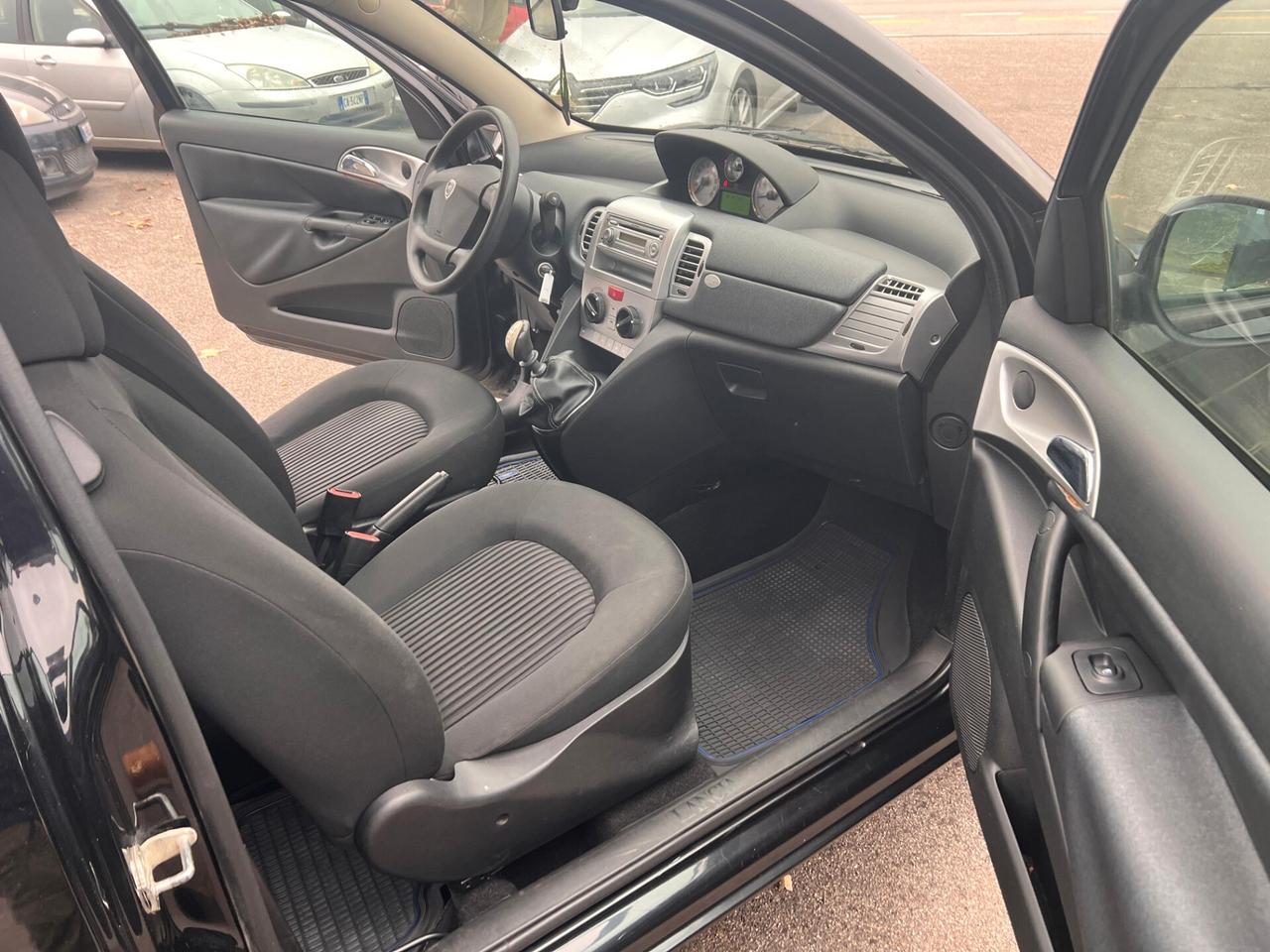 Lancia Ypsilon 1.2 Versus