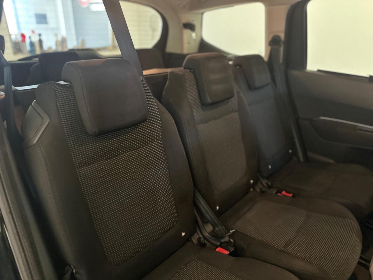 Peugeot 5008 1.6 HDi 112CV Business 7 POSTI