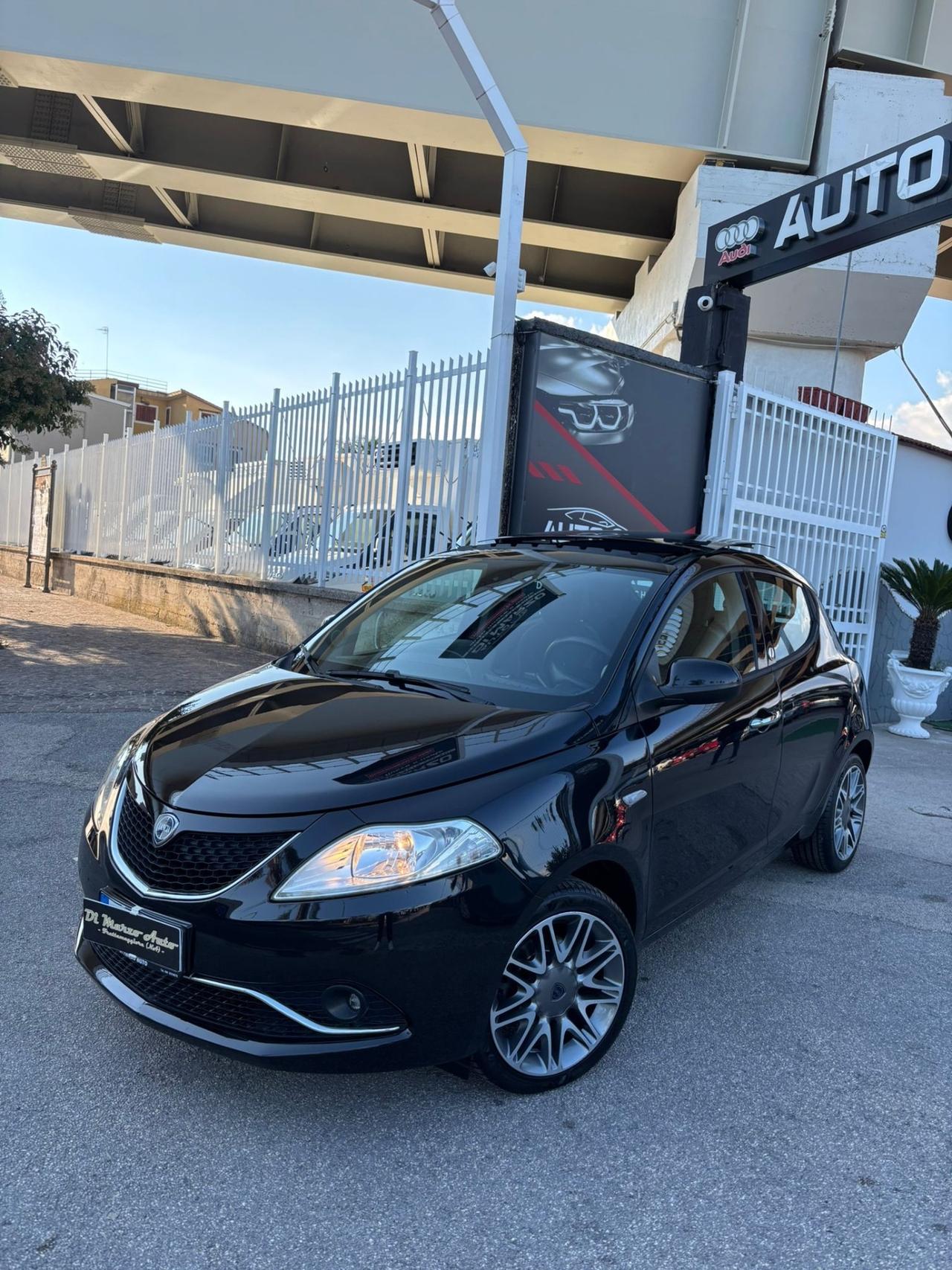 Lancia Ypsilon 1.2 69 CV 5 porte GPL Ecochic Gold