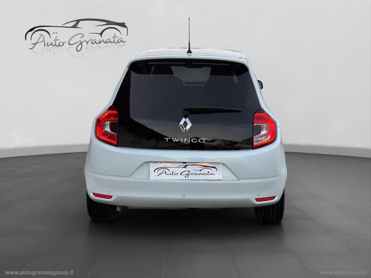 RENAULT Twingo SCe 65 CV Urban Night PARI NUOVO!
