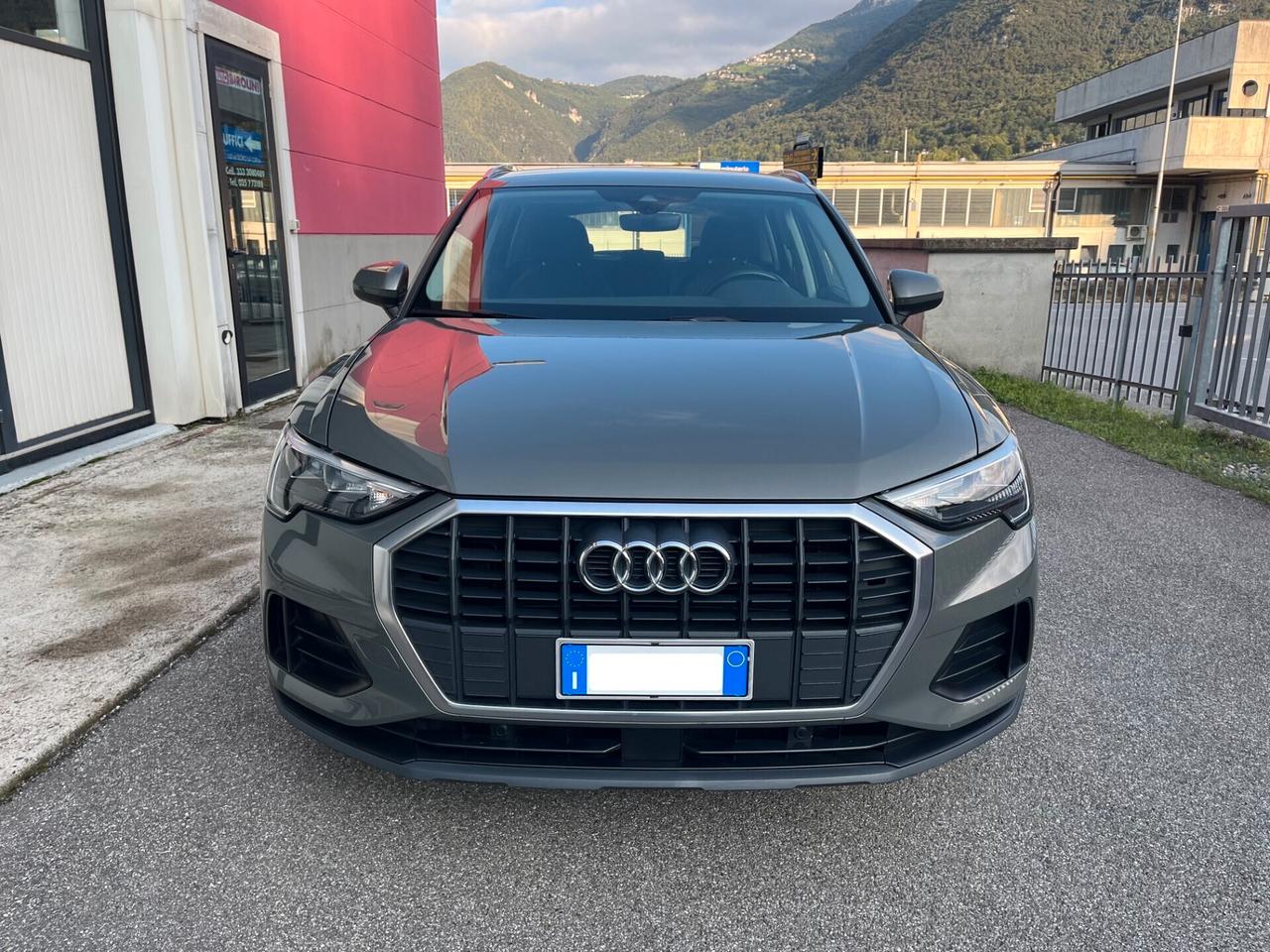 Audi Q3 45 TFSI e S tronic Business