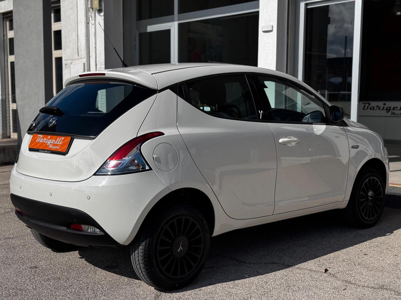 Lancia Ypsilon 0.9 TwinAir 85 CV 5 porte Metano Ecochic Elefantino, Unicoprop