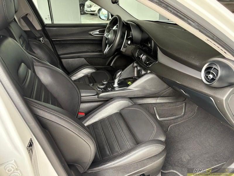 Alfa Romeo Giulia Giulia 2.2 Turbodiesel 210 CV AT8 AWD Q4 Veloce
