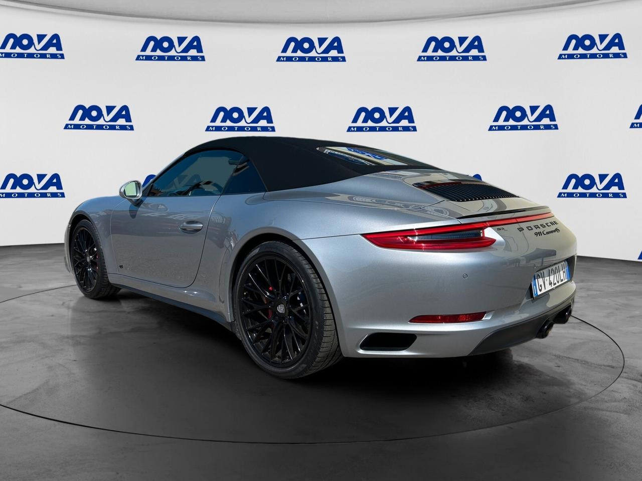 Porsche 911 Carrera 4S Cabriolet PDK Interni heritage design