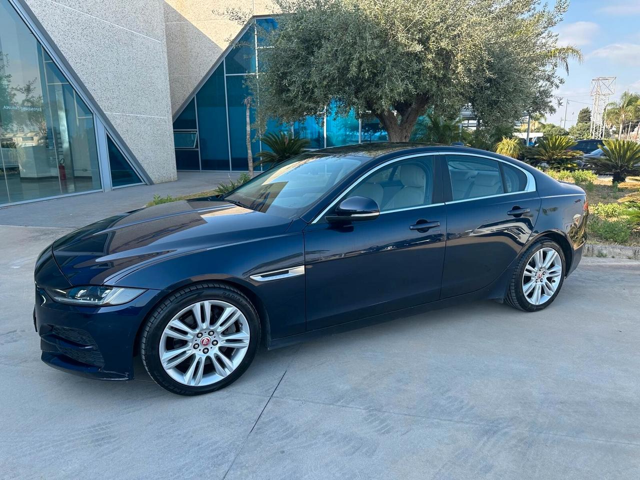 Jaguar XE 2.0 D 180 CV aut. S - Super Offerta T-stock prezzo imperdibile