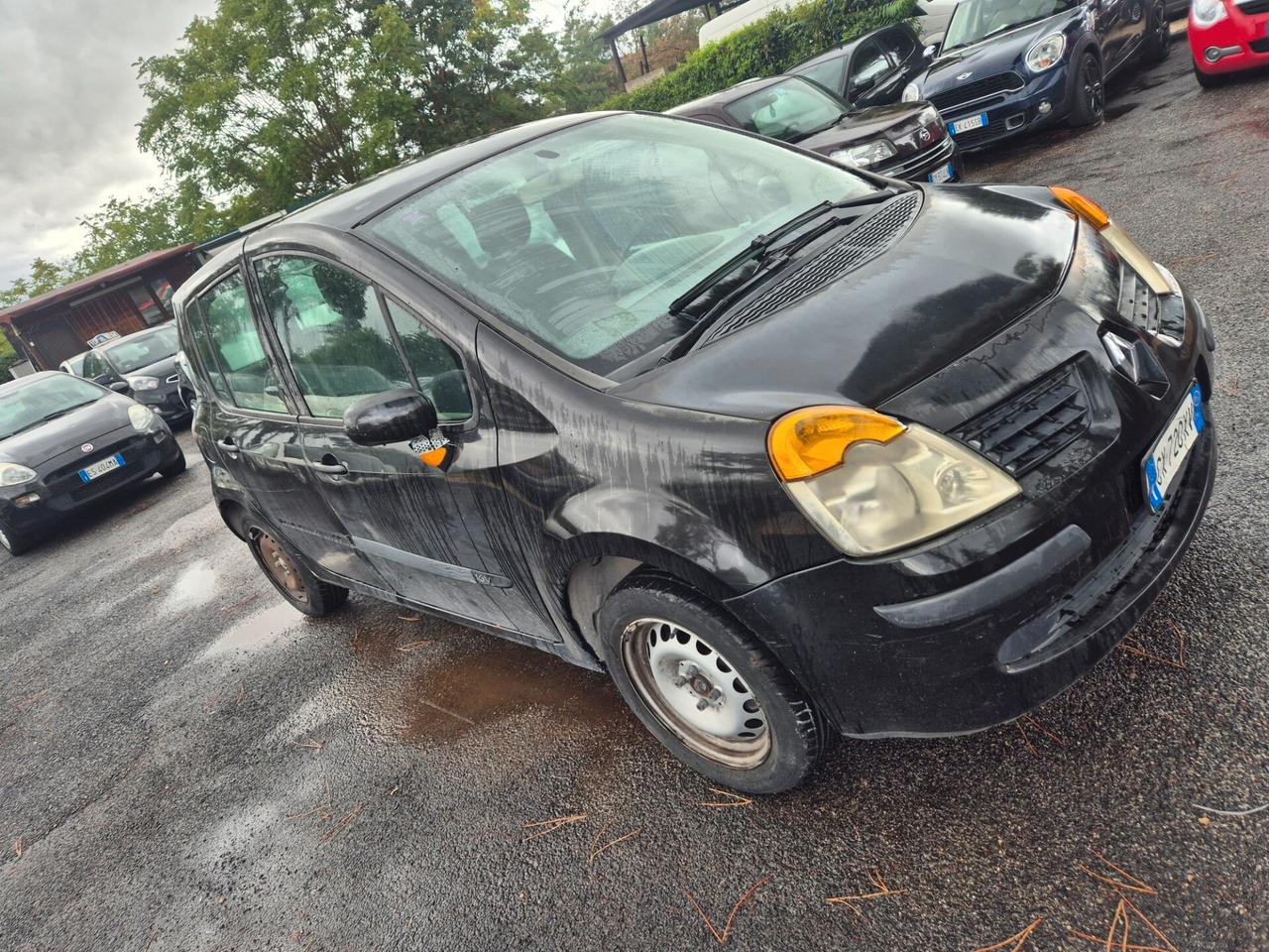 Renault Modus 1.2 16V Saint Tropez