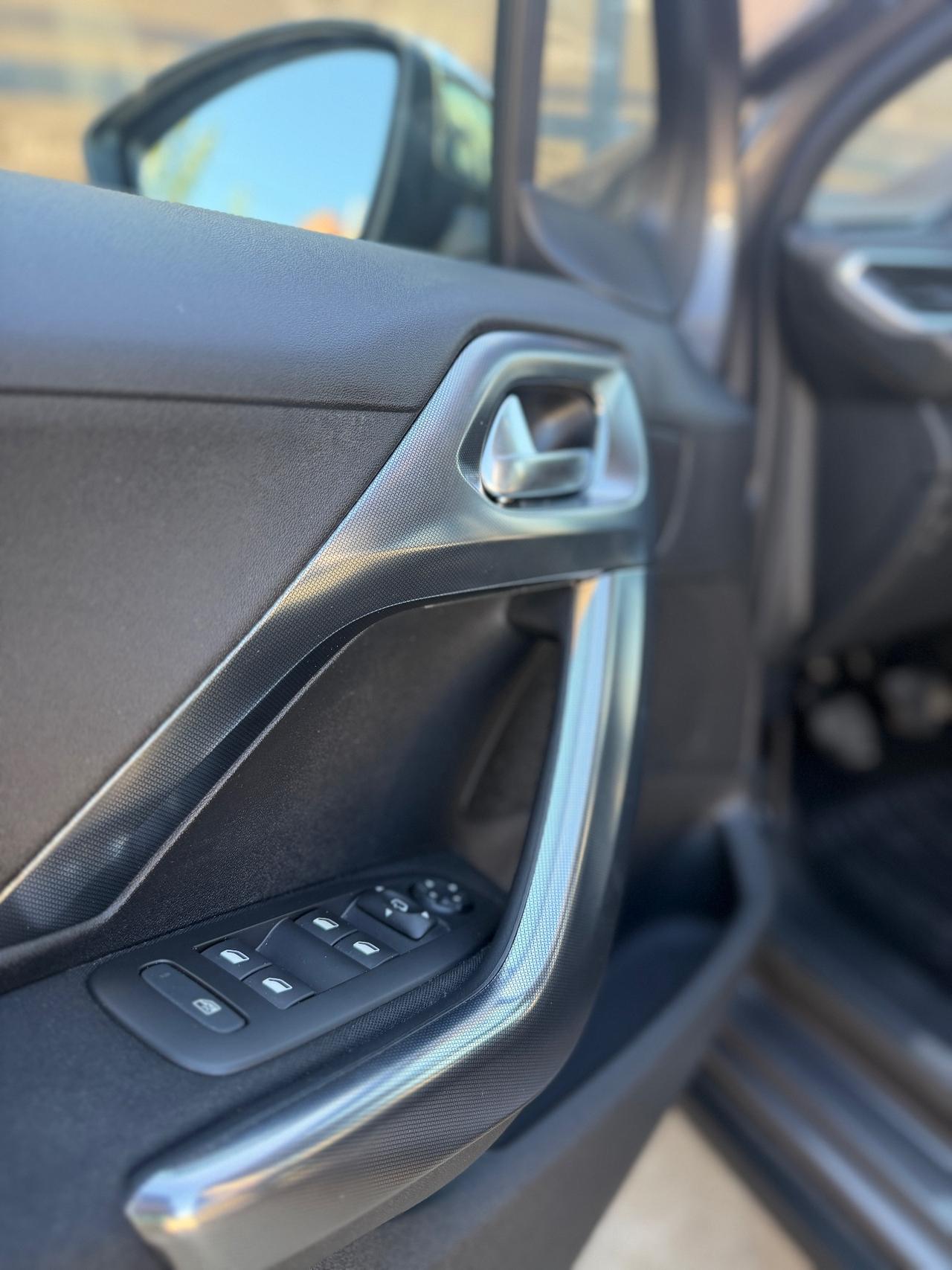 PEUGEOT 2008 (anno 2016)