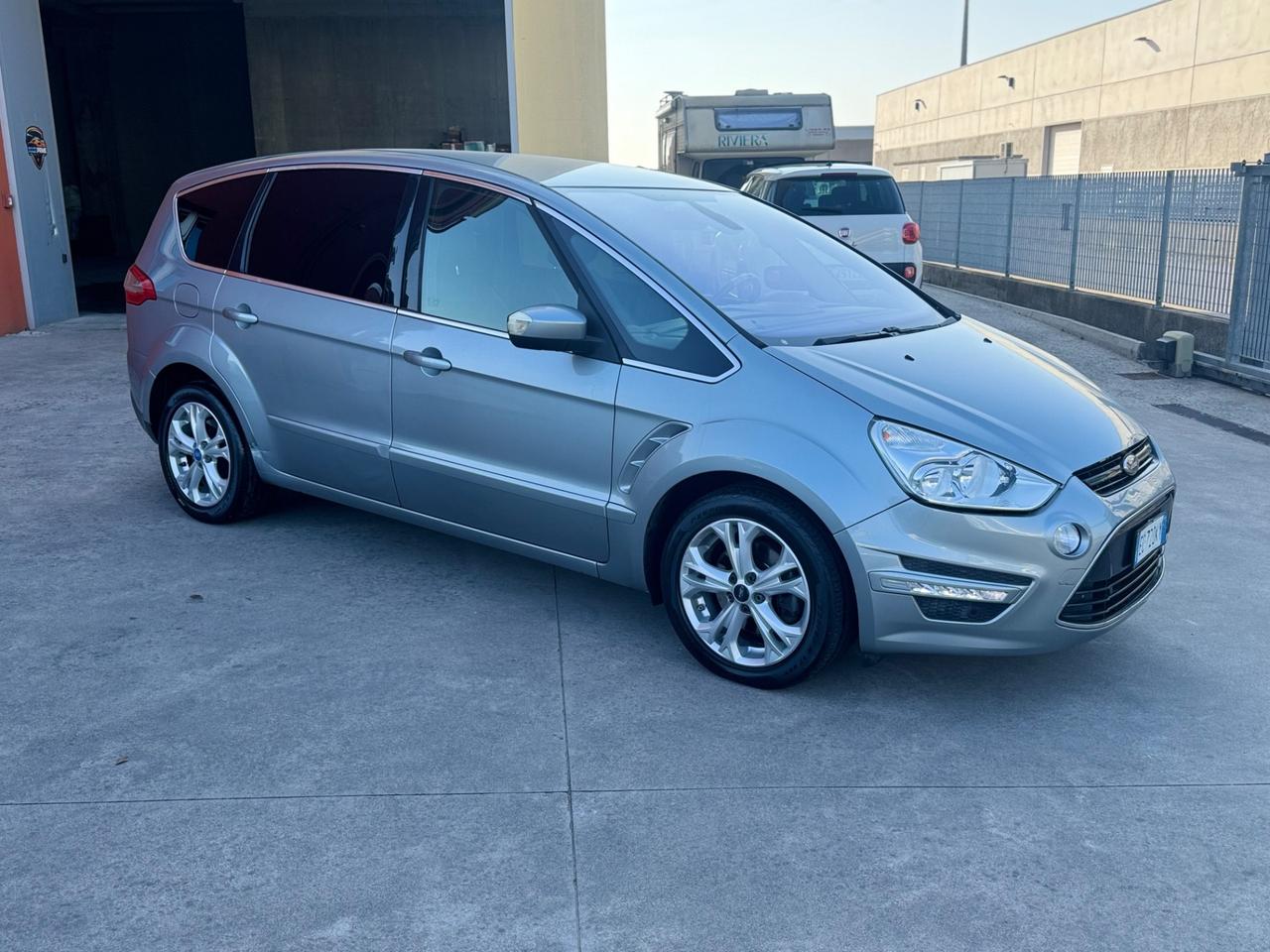 Ford S-Max 2.0 TDCi 163CV Powershift Tit. DPF