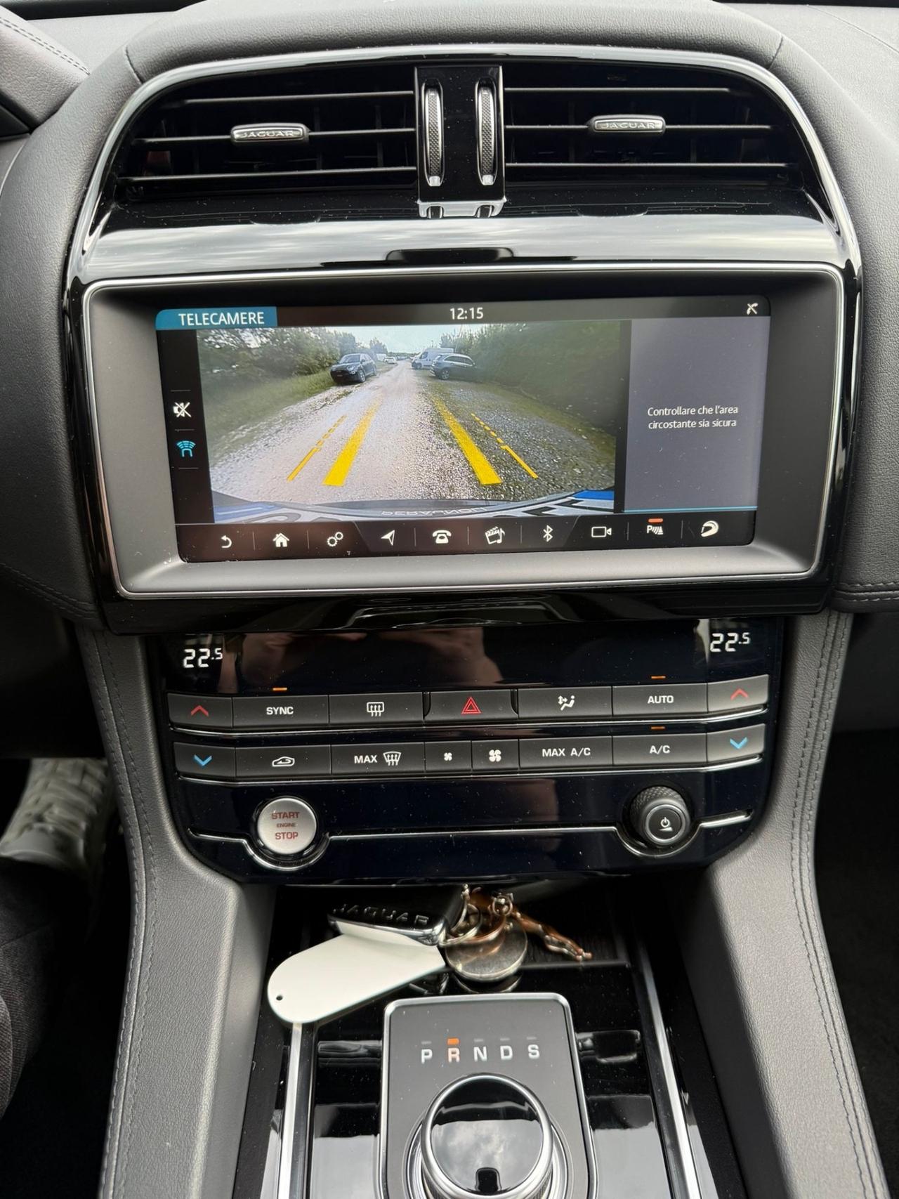 Jaguar F-Pace 2.0 D 180 CV AWD aut Chequered Flag