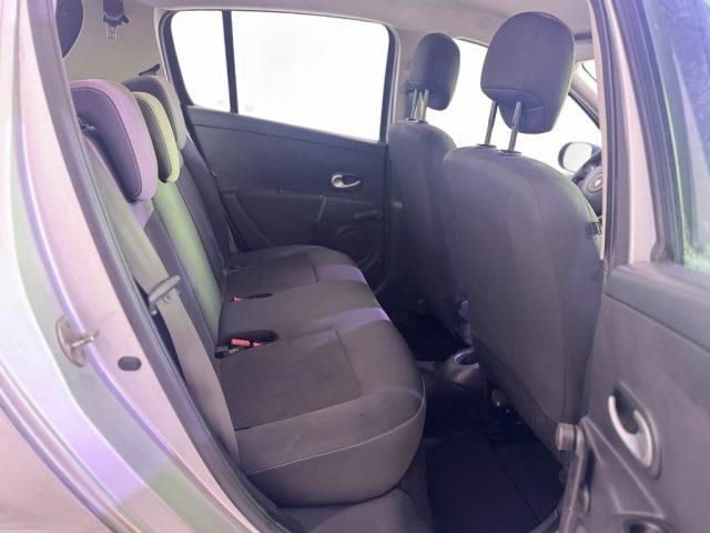 RENAULT Clio 1.2 16V. 5 porte Luxe