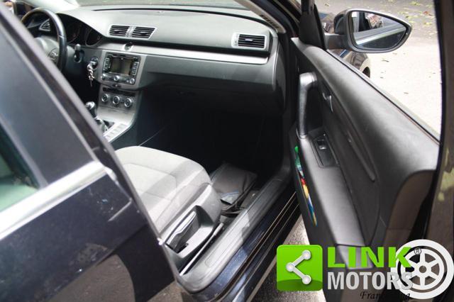 VOLKSWAGEN Passat Var. 2.0 TDI Highline Blue M.Tech.