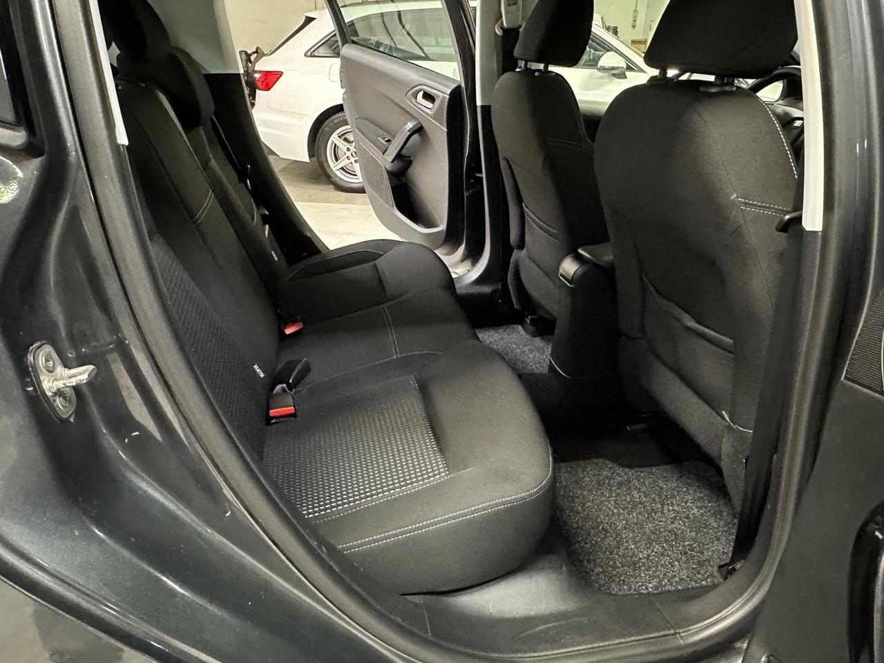 Peugeot 208 BlueHDi 75 5 porte Allure Neopatentati