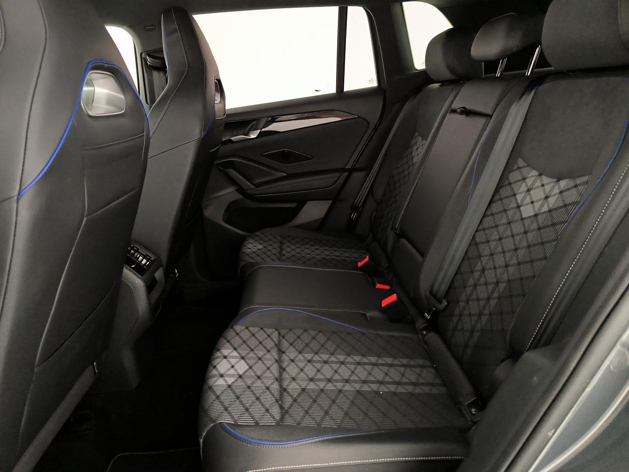 Volkswagen Tiguan 2.0 tdi r-line 150cv dsg