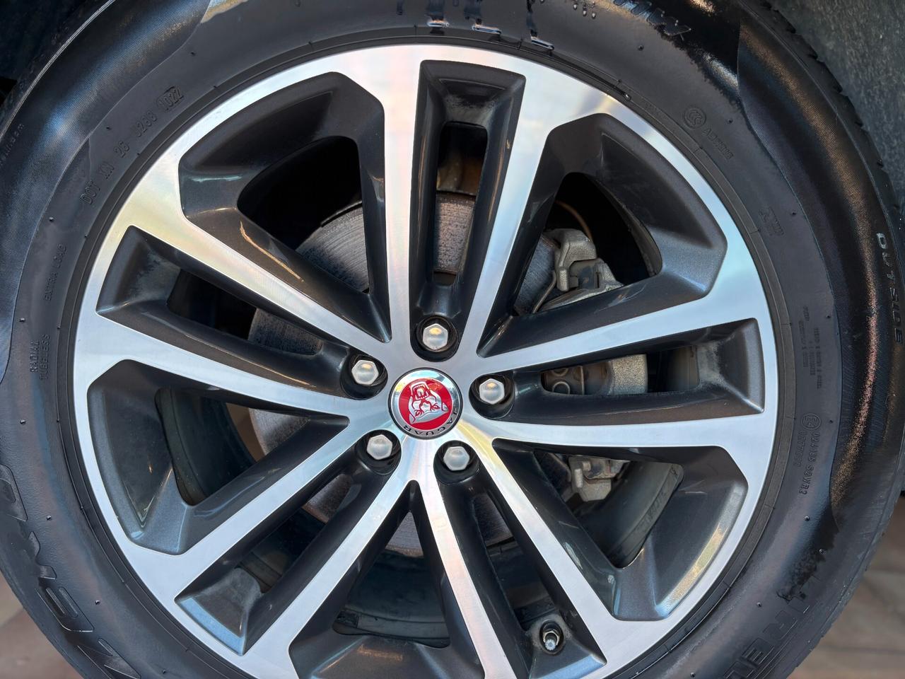 Jaguar F-Pace 2.0d i4 R-Sport 180cv *TAGLIANDI CERTIFICATI *