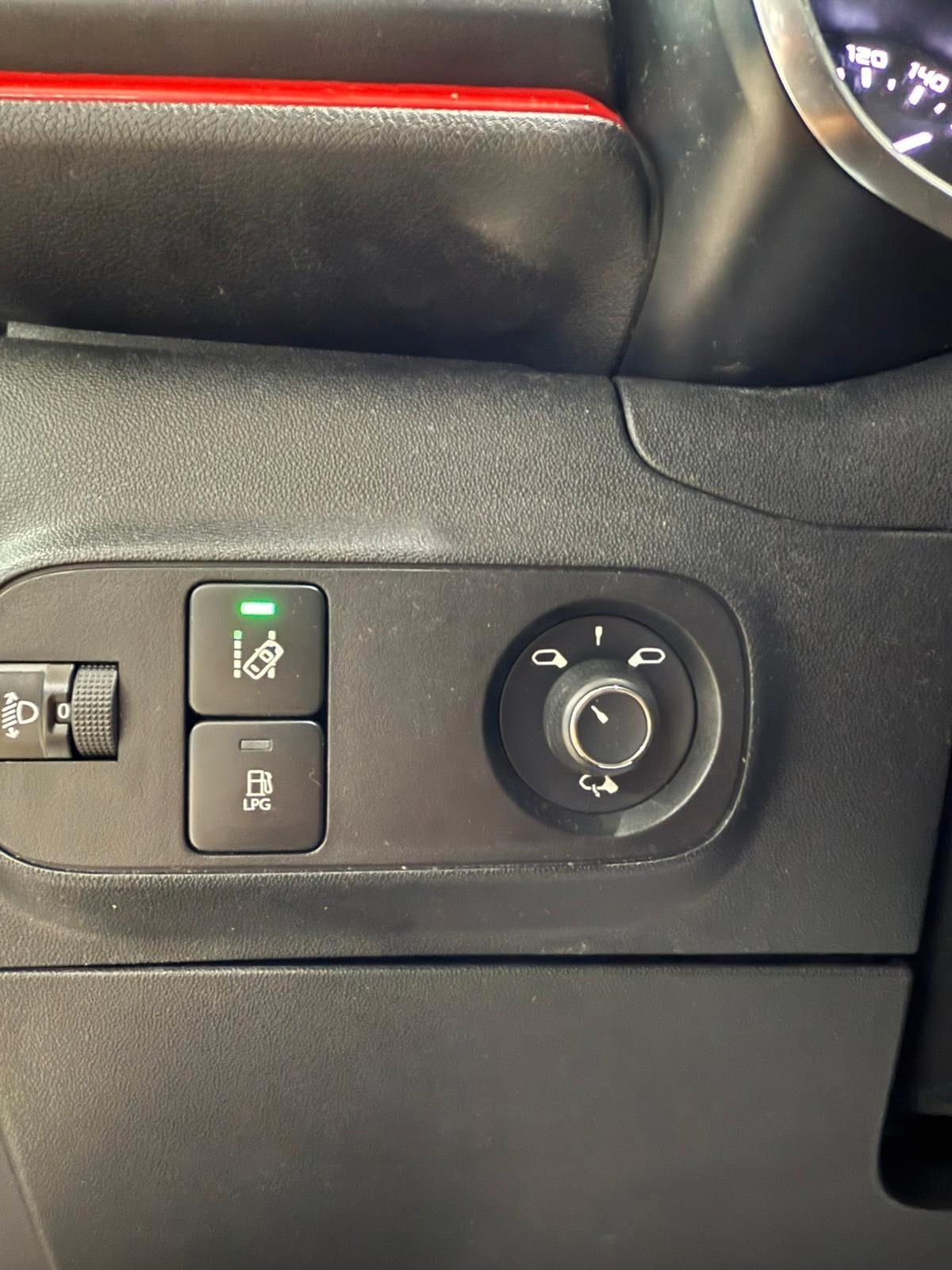 Citroen C3 PureTech 82 GPL Shine