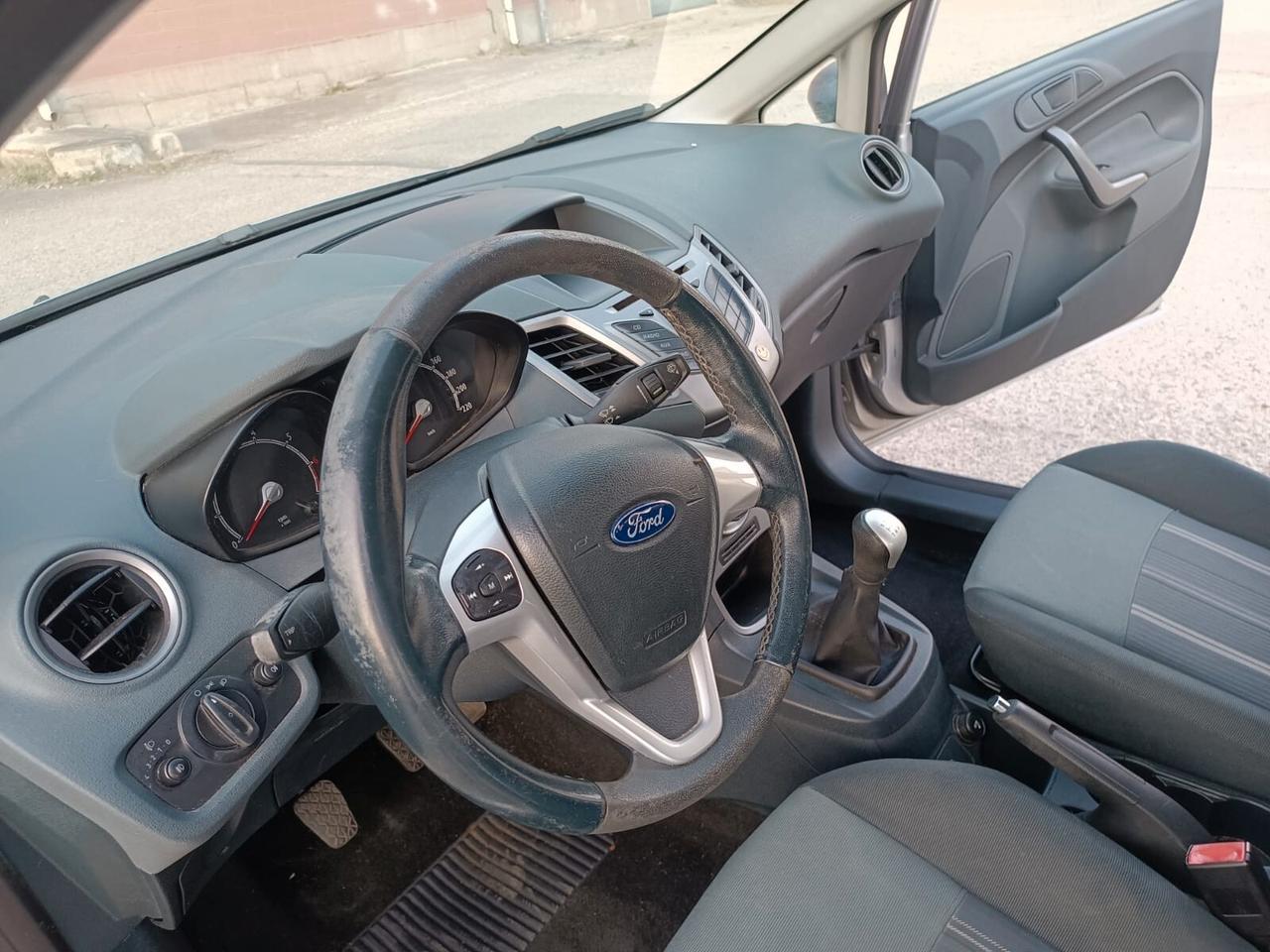 Ford Fiesta 2009--1.2 Benzina Neopatentati