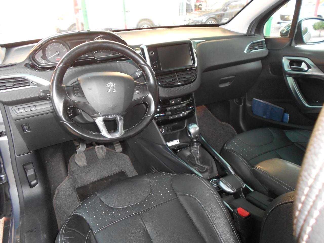 Peugeot 2008 BlueHDi 120 S&S Crossway