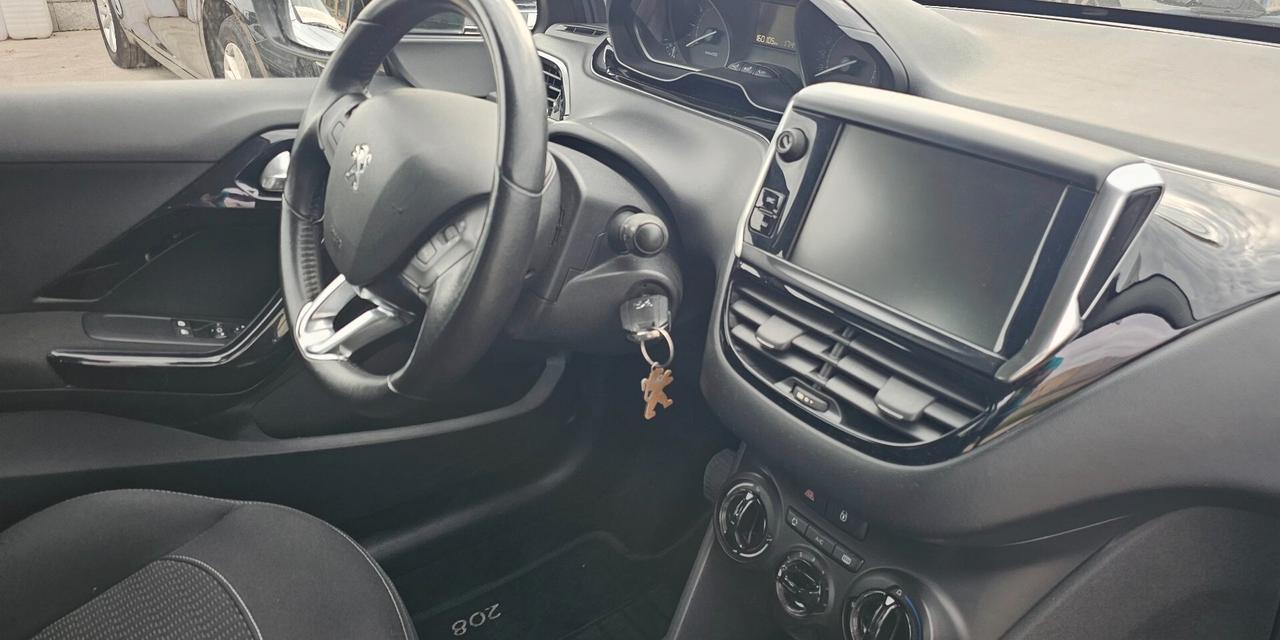 Peugeot 208 PureTech 82 5p. GPL Allure