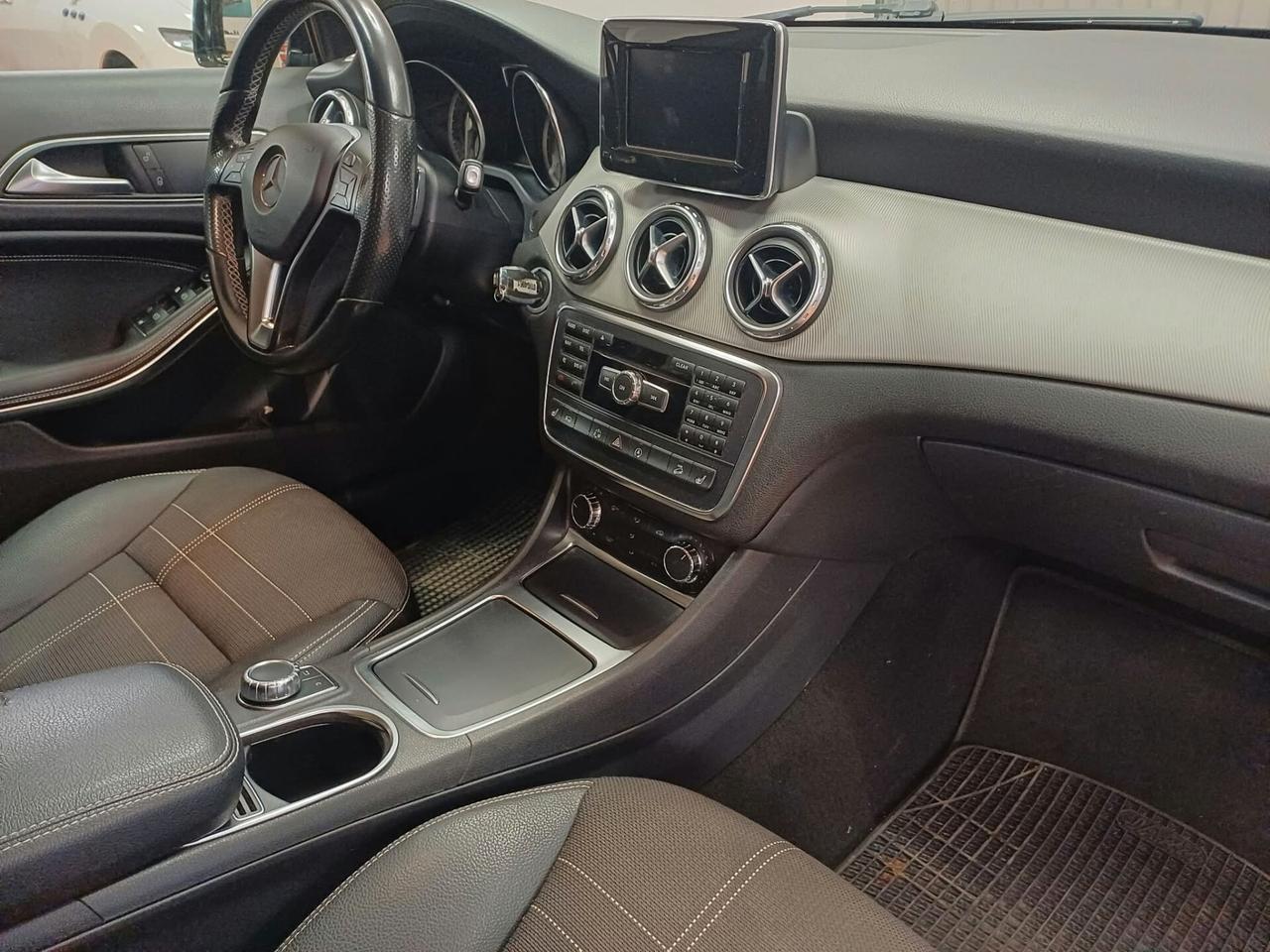 Mercedes-benz GLA 220 CDI Automatic 4Matic Sport