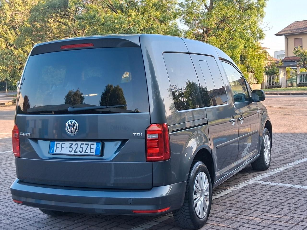 Volkswagen Caddy 2.0 TDI 102 CV Trendline..CELL 320 147 1147 WUATSAPP.