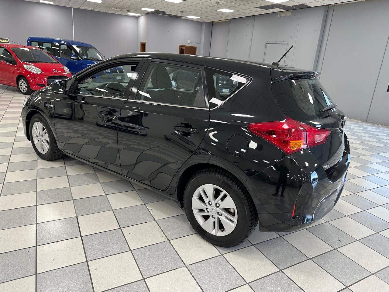 Toyota Auris 1.8 Hybrid Lounge