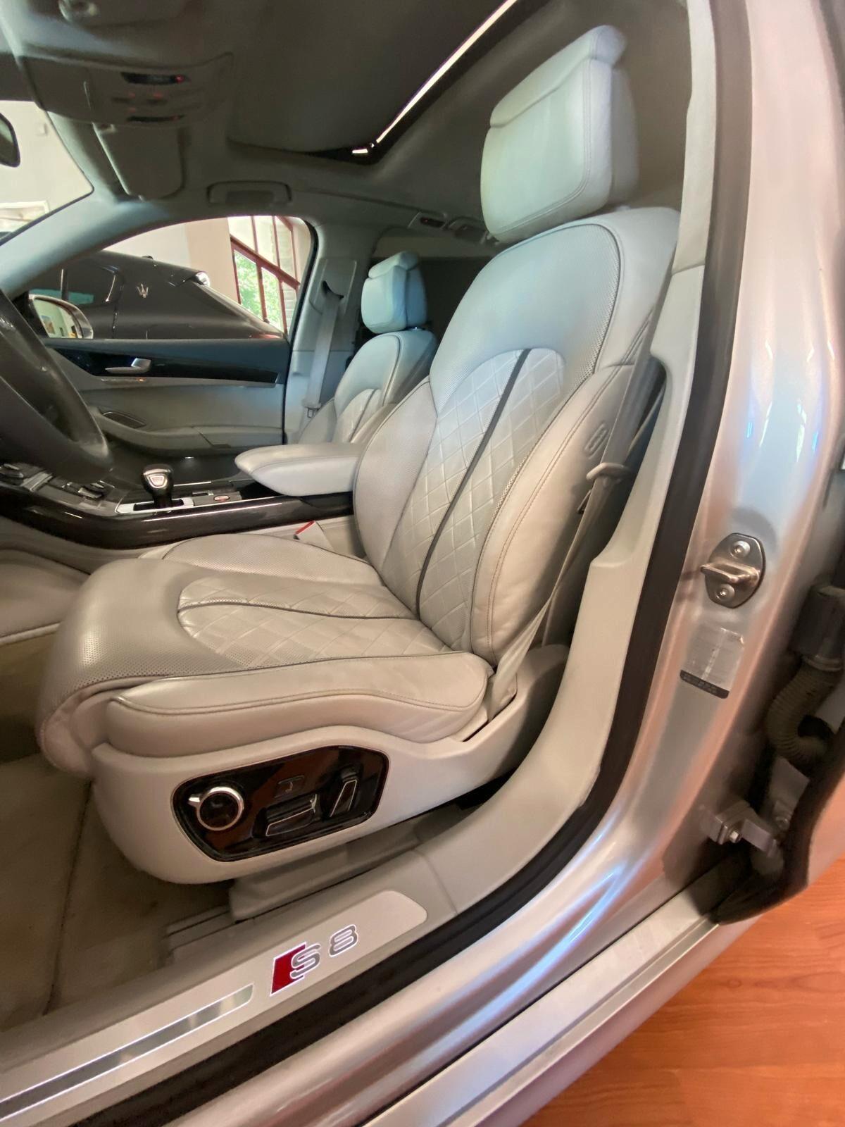 Audi A8 S8 4.0 TFSI quattro tiptronic
