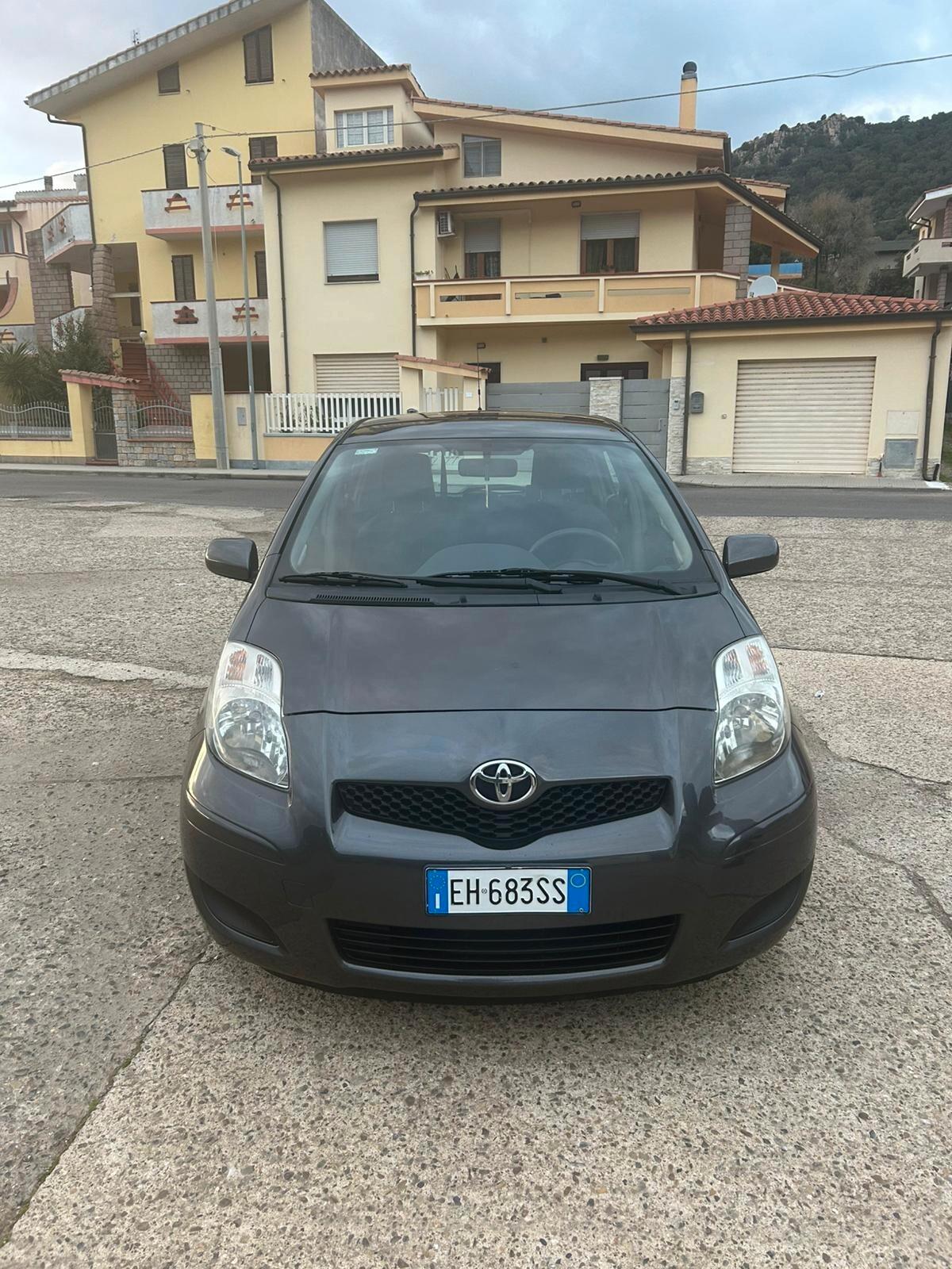 Toyota Yaris 1.0 tua a partire da 85€ al mese