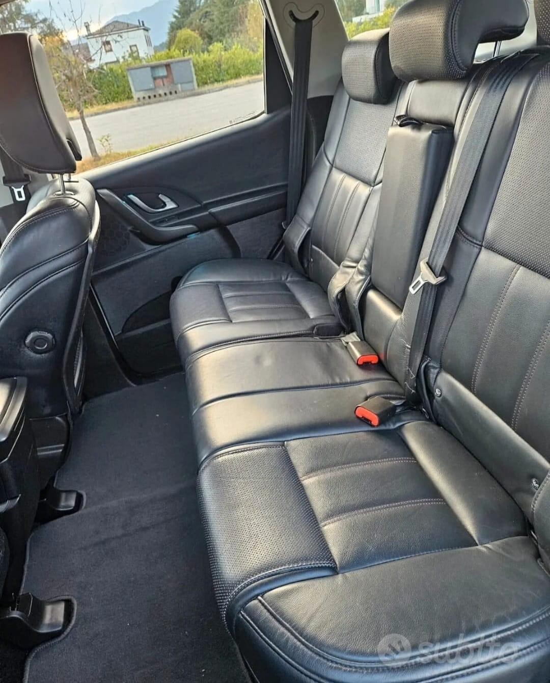 Mahindra XUV500 7 POSTI