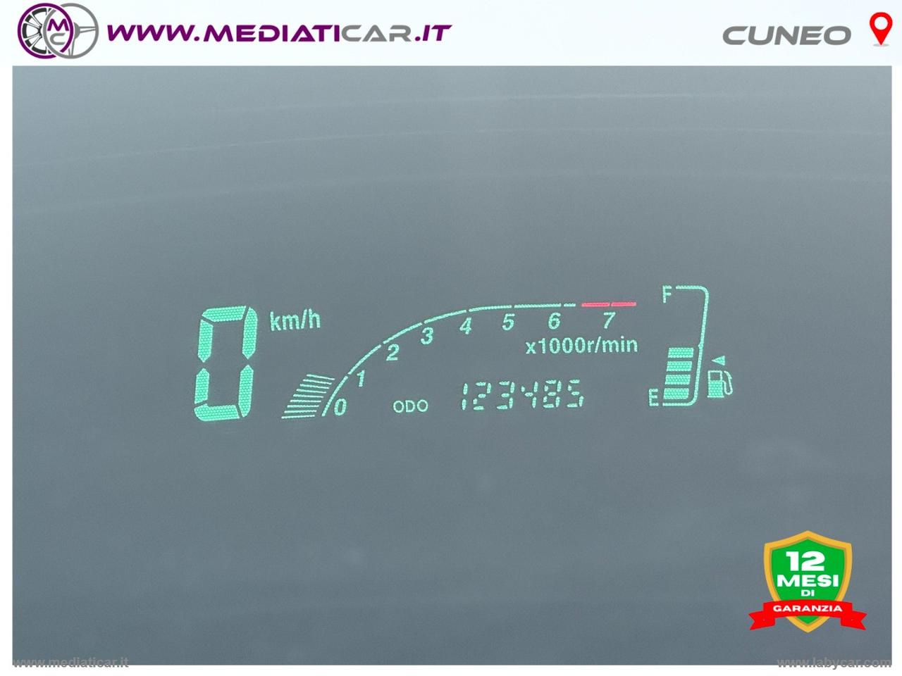 TOYOTA Yaris 1.0 16V 5p.