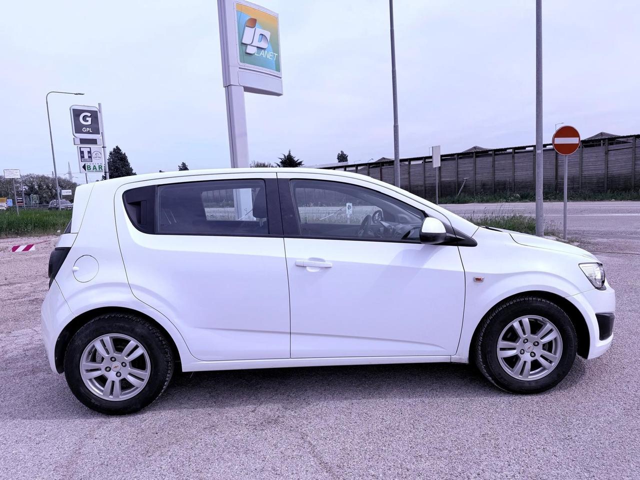 Chevrolet Aveo 1.2 86CV 5 porte Ok neopatentati