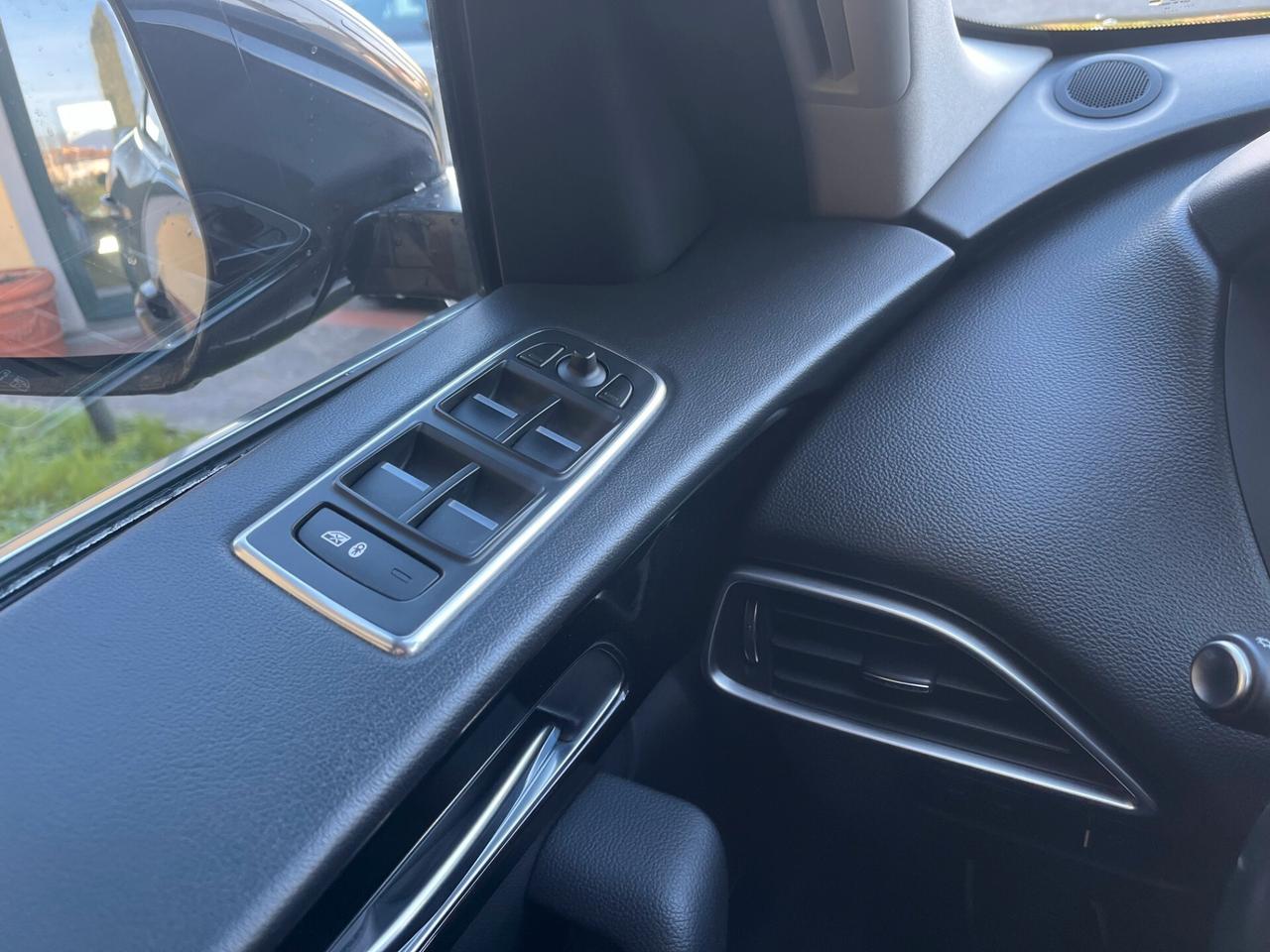 Jaguar F-Pace 2.0 D 180 CV AWD R-Sport