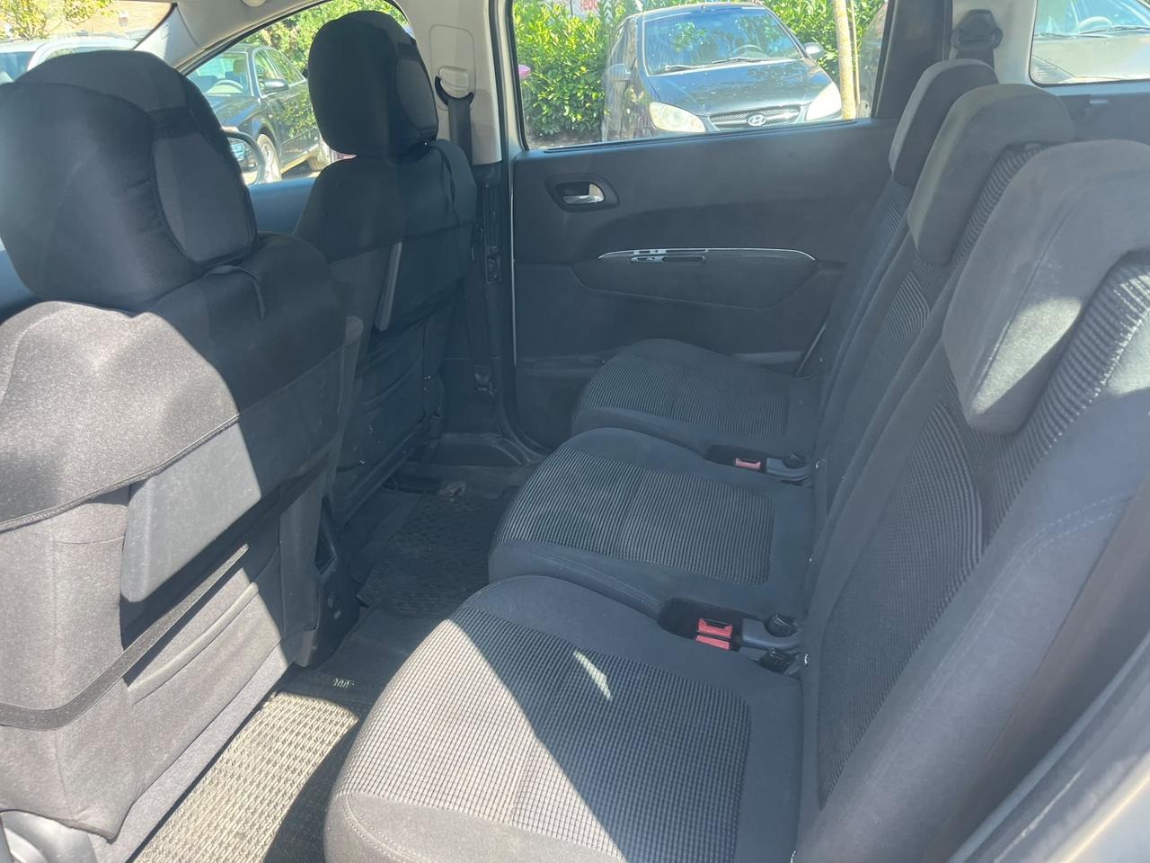 Peugeot 5008 1.6 HDi 115CV - 7 POSTI