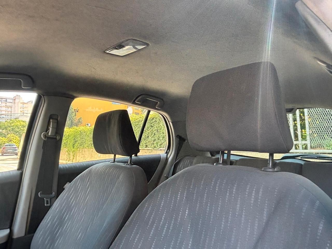 Toyota Yaris 1.4 5 porte Sol