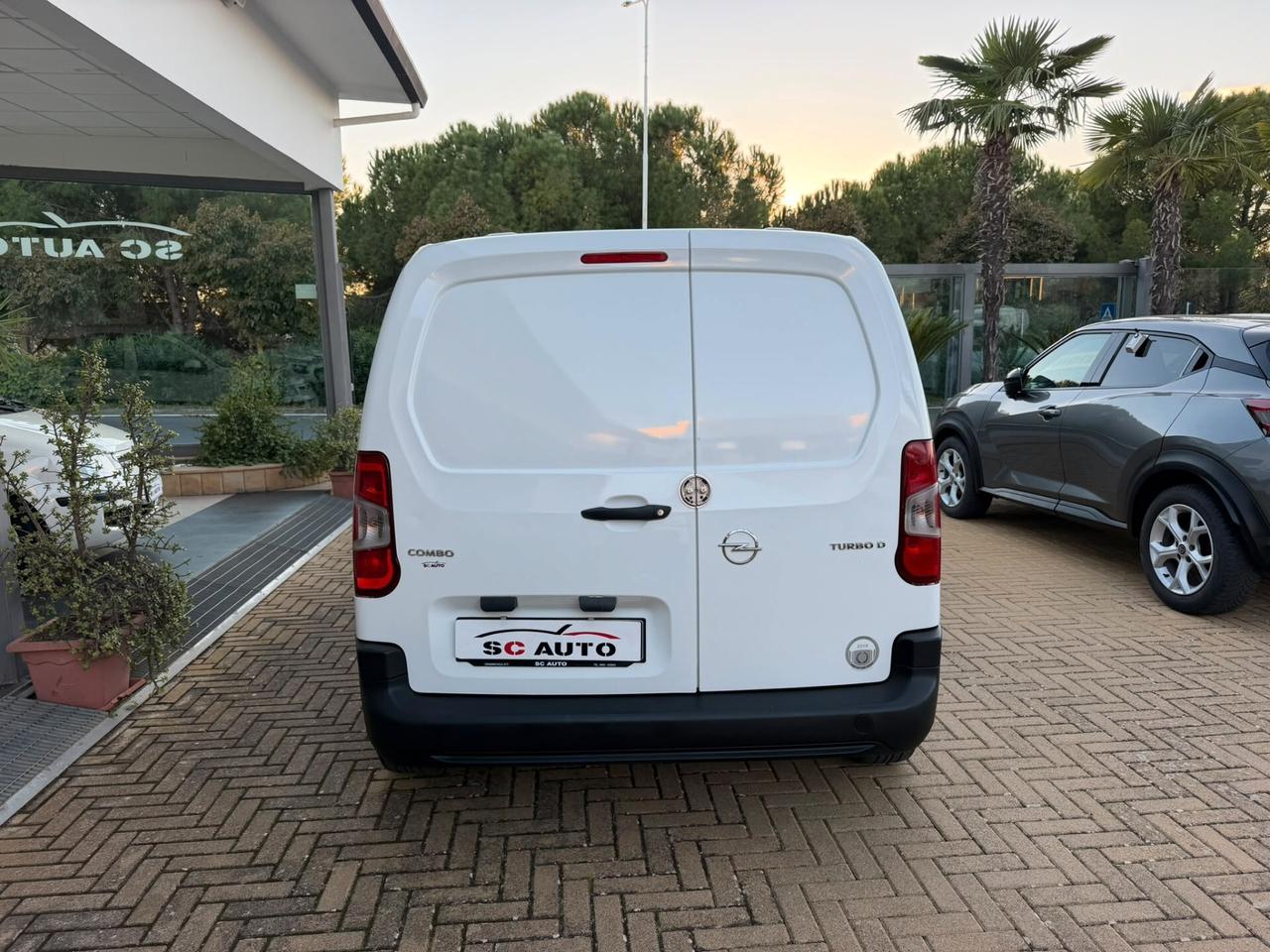 Opel Combo Cargo 1.6 Diesel PC 650kg