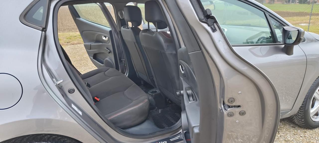 Renault Clio 1.2 75CV 5 porte Costume National