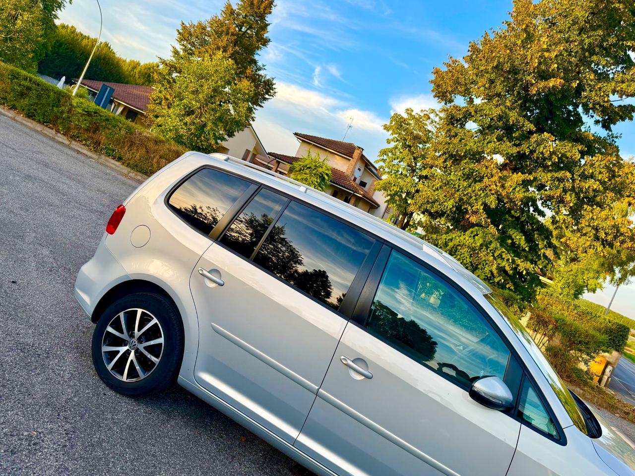 Volkswagen Touran 1.6 TDI DSG Comfortline
