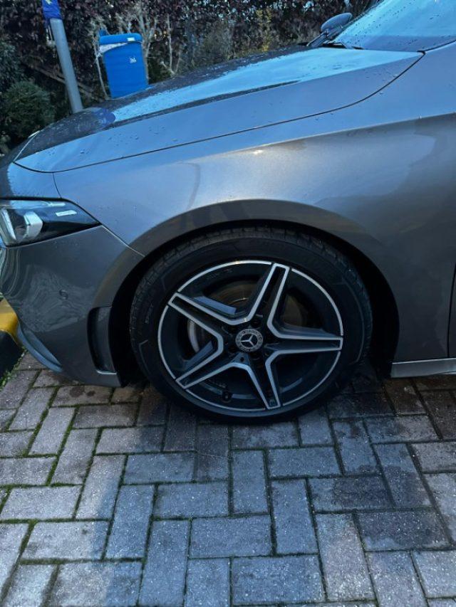 MERCEDES-BENZ A 180 d Automatic Premium AMG