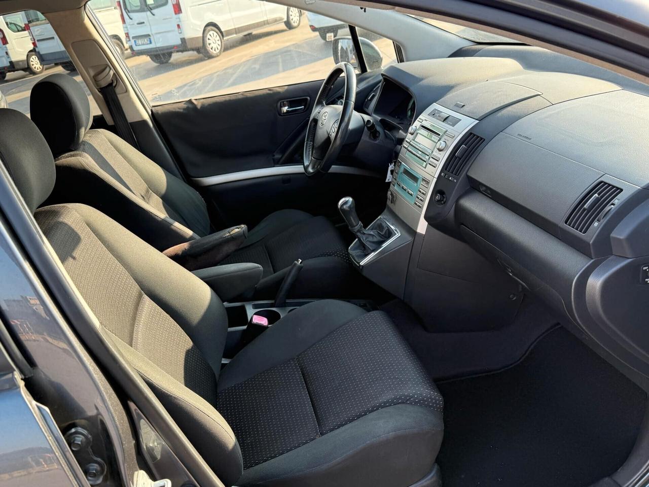 Toyota Corolla Verso 2.2 16V D-4D Luna