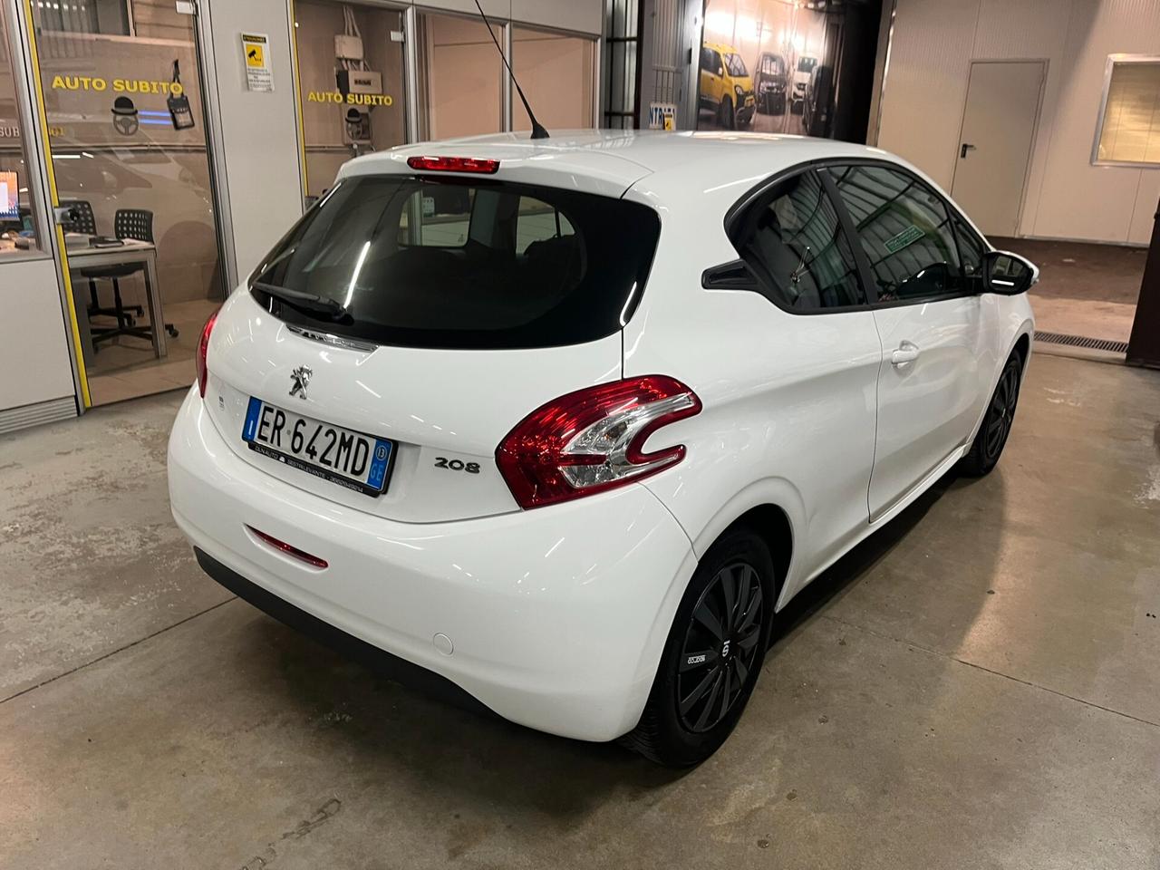 Peugeot 208 1.2 solo 90mila km