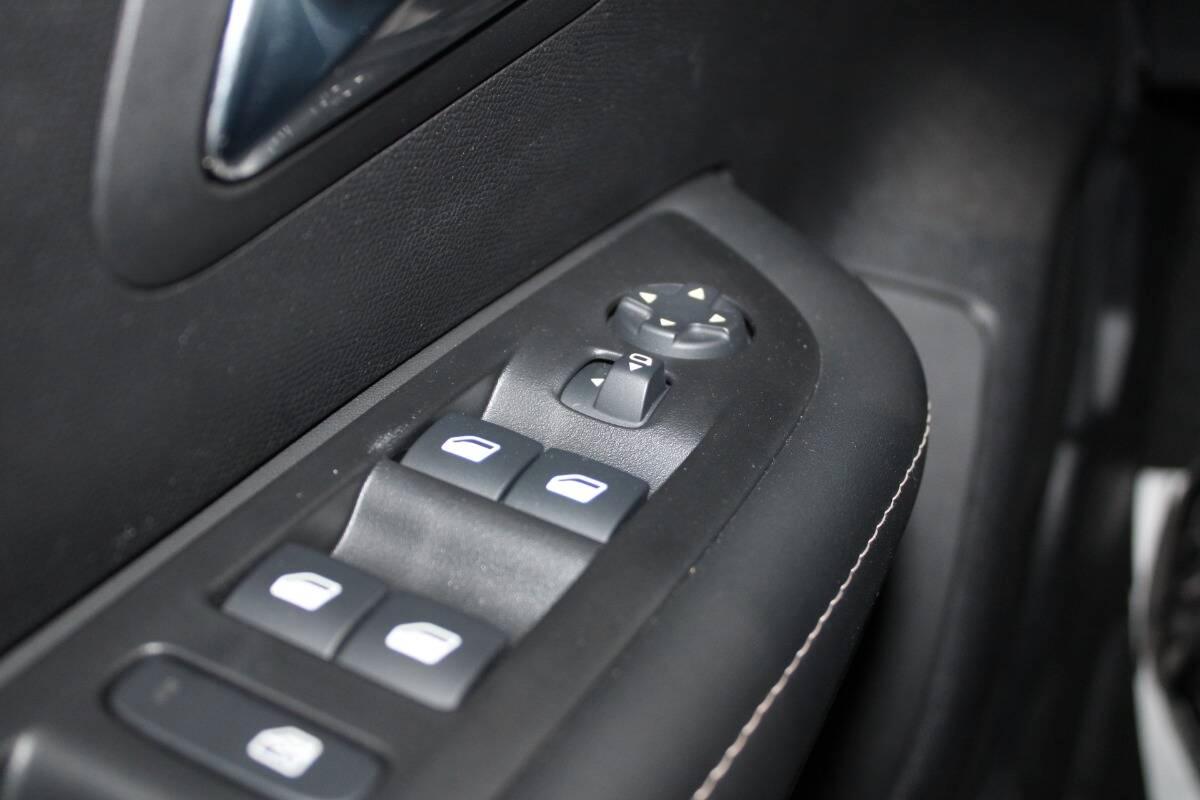 Peugeot 208 1.2 puretech Allure s&s 100cv Con Virtual Cockpit