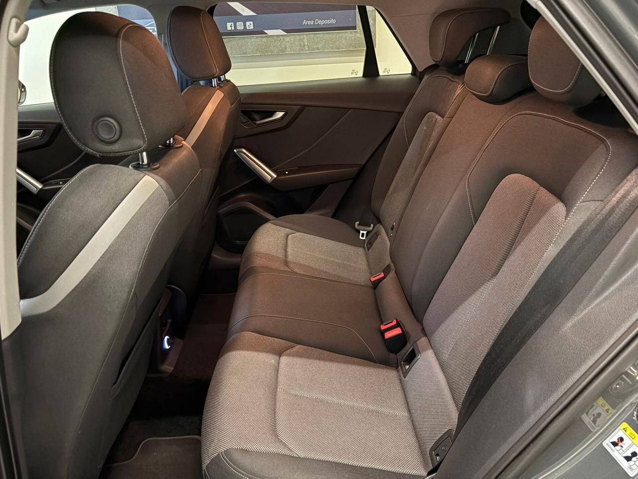 Audi Q2 1600cc TDI 116cv IDENTITY BLACK