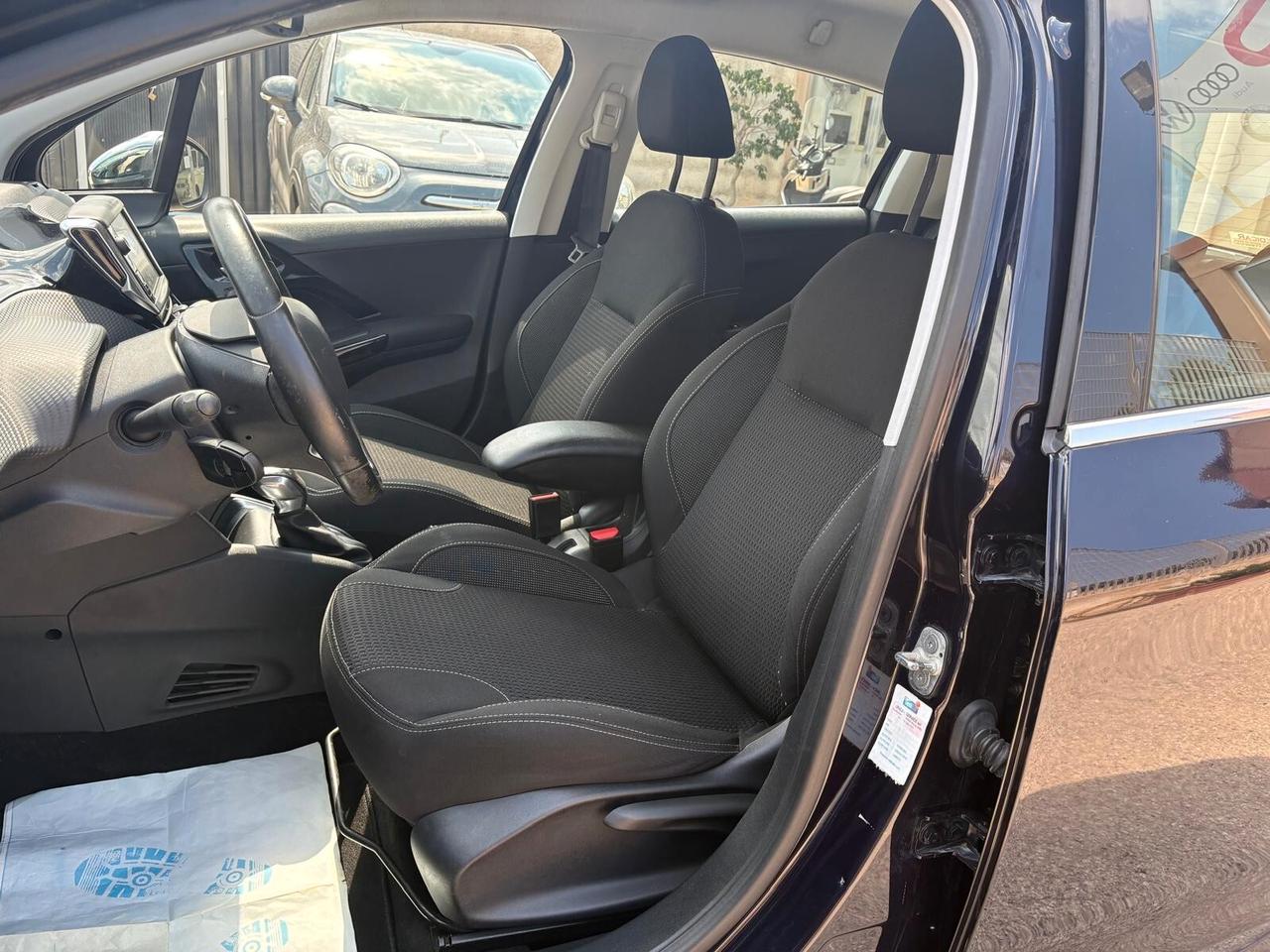 Peugeot 208 1.6 BlueHDi 100CV 5 porte Allure