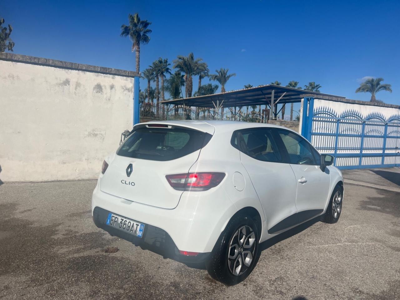 Renault clio 1.2 benz.-full-2013