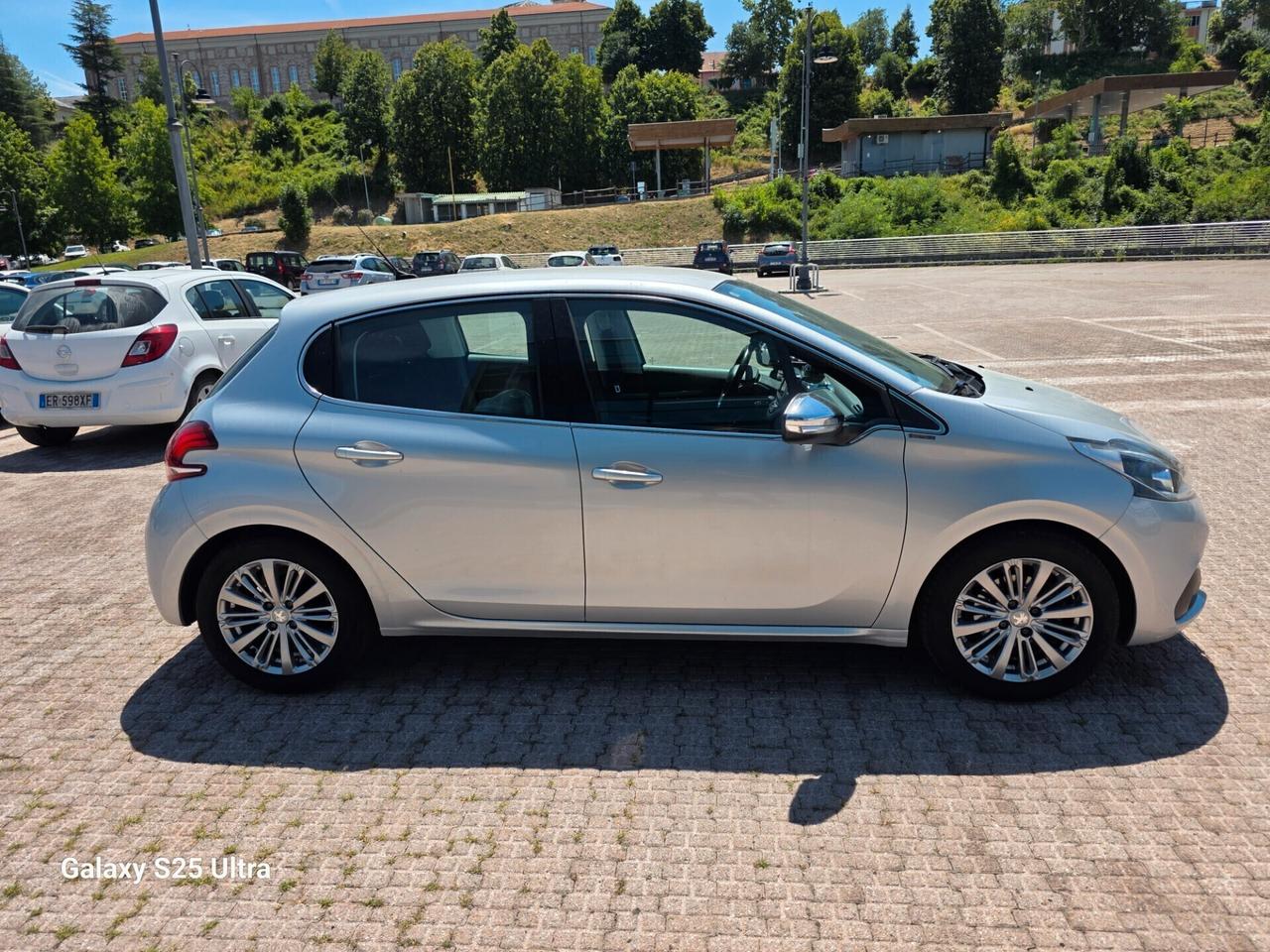 208 benzina valutiamo usato /scambio