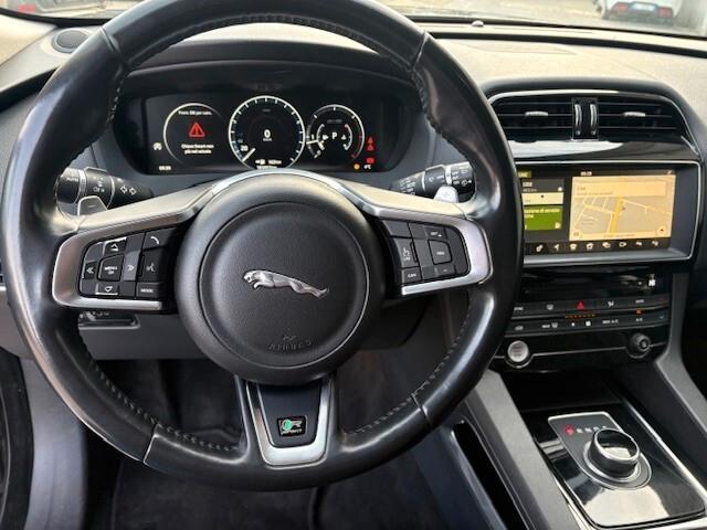 Jaguar F-Pace 2.0 D 240 CV AWD aut. R-Sport