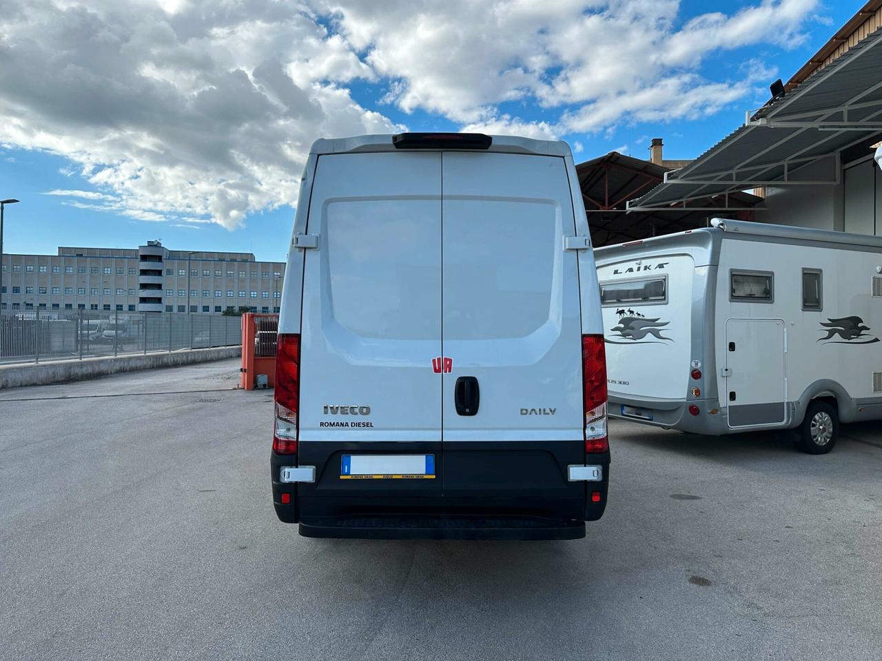 Iveco Daily 35S14 2.3 HPT PM Cabinato 136 cv