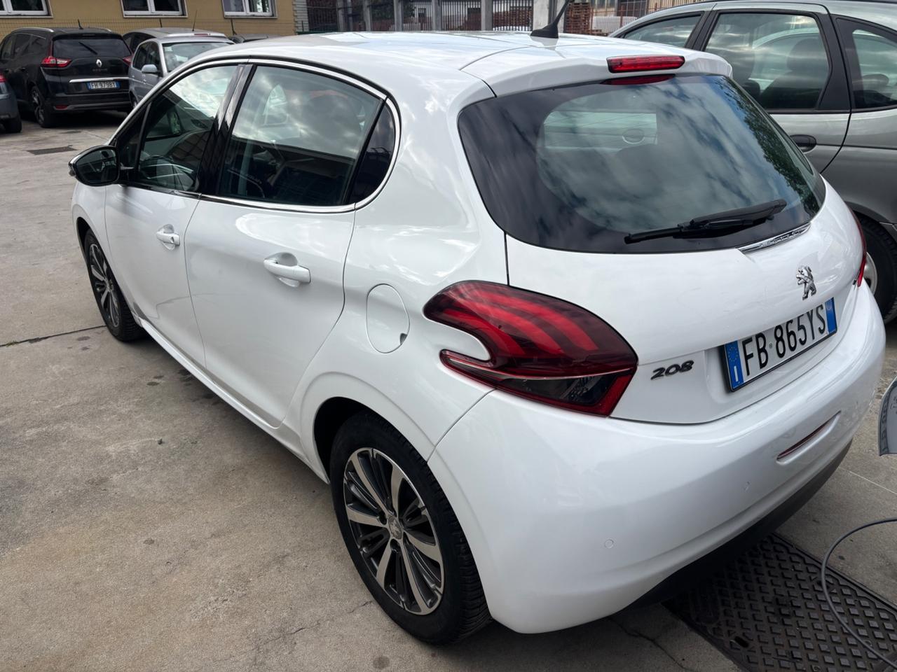 Peugeot 208 PureTech 82 3 porte Allure