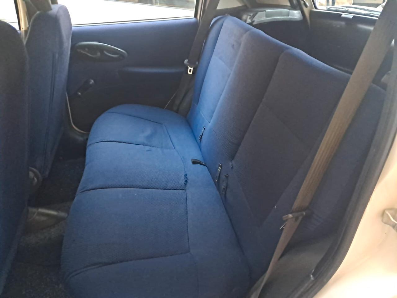 FIAT PUNTO 1.2 5PORTE-NEOPATENTATI-Euro 2690