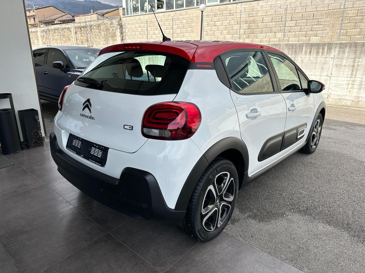 Citroen C3 1.2 puretech Shine s&s 83cv